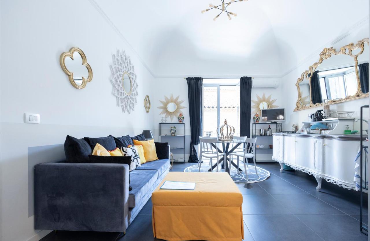 I Mori Bed & Breakfast คาตาเนีย ภายนอก รูปภาพ